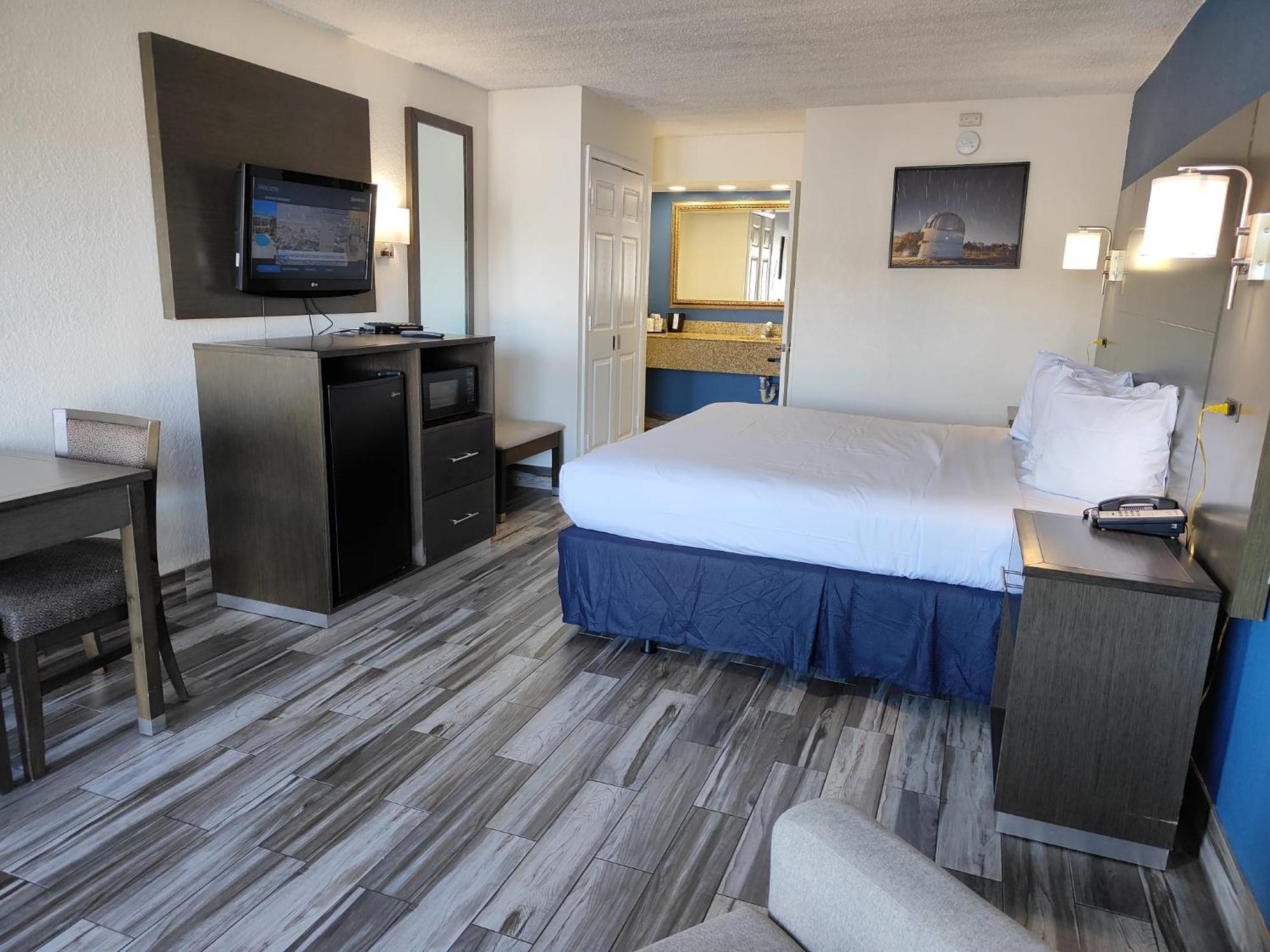 Baymont By Wyndham Orlando East Hotel Alafaya Eksteriør billede