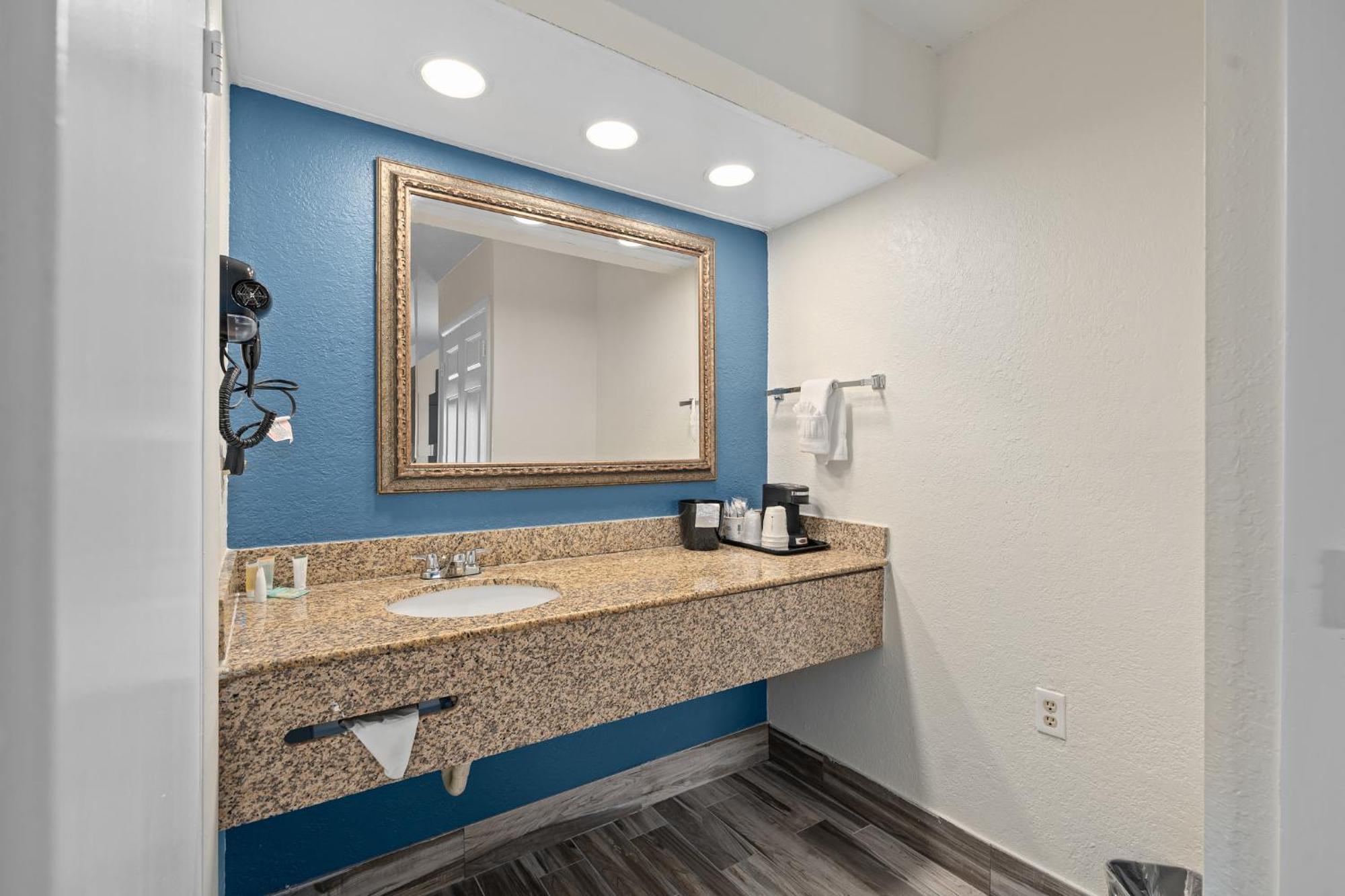 Baymont By Wyndham Orlando East Hotel Alafaya Eksteriør billede