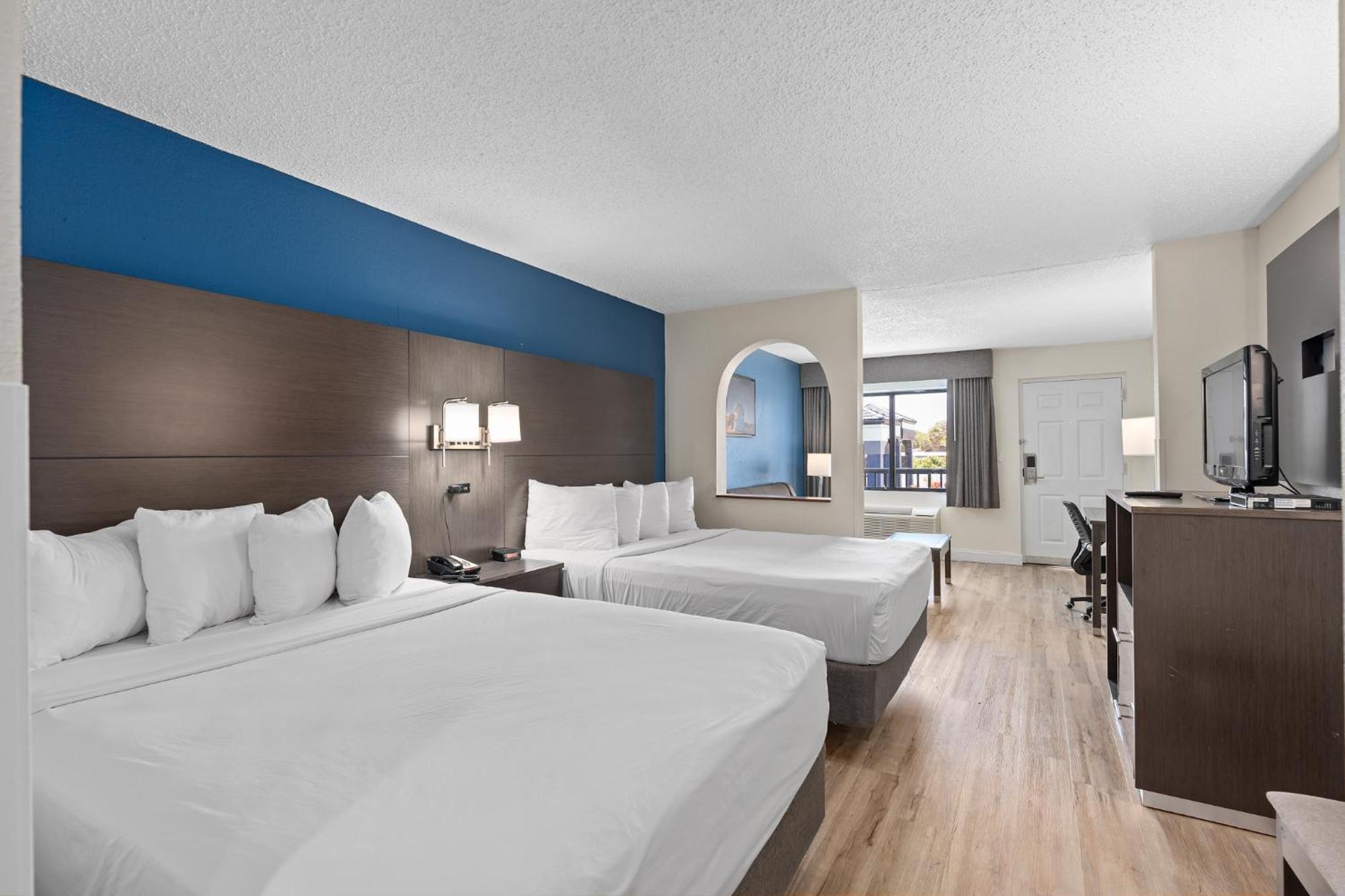 Baymont By Wyndham Orlando East Hotel Alafaya Eksteriør billede