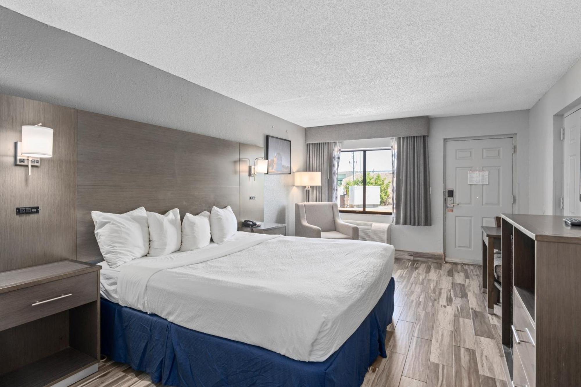Baymont By Wyndham Orlando East Hotel Alafaya Eksteriør billede