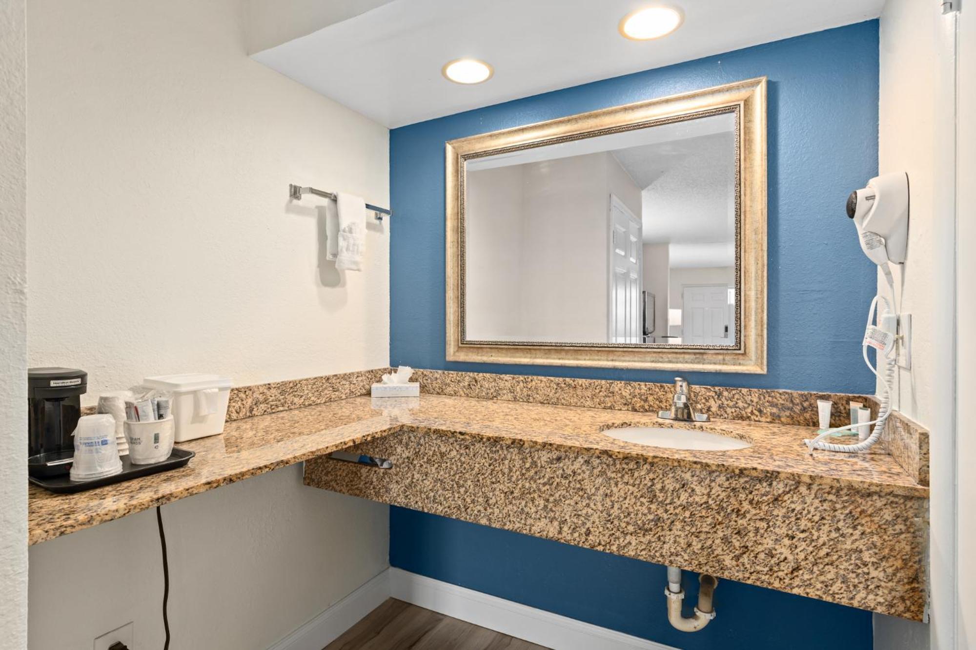 Baymont By Wyndham Orlando East Hotel Alafaya Eksteriør billede