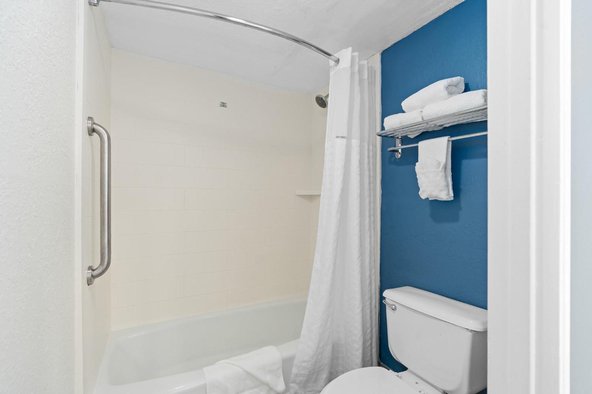 Baymont By Wyndham Orlando East Hotel Alafaya Eksteriør billede