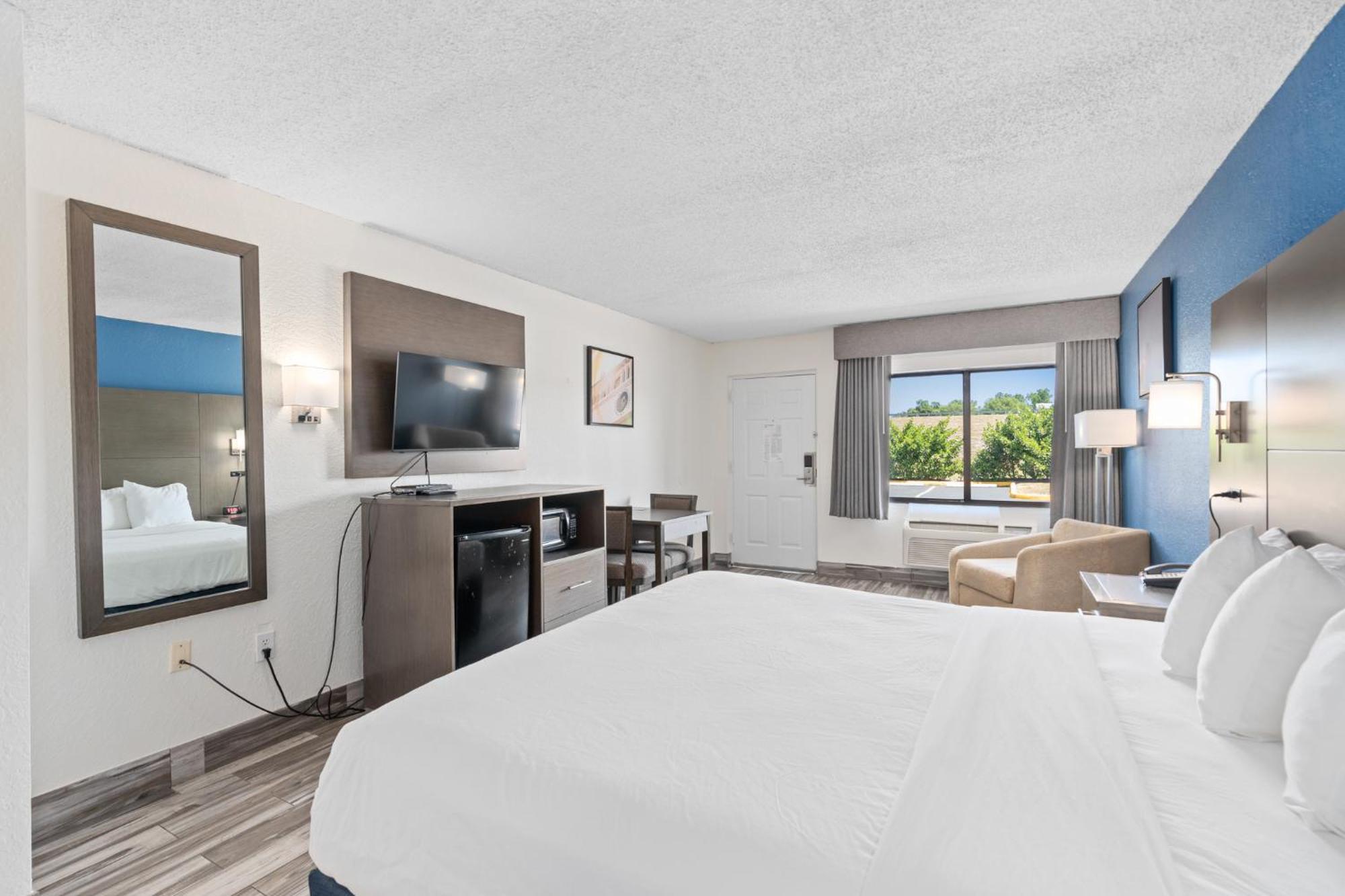 Baymont By Wyndham Orlando East Hotel Alafaya Eksteriør billede