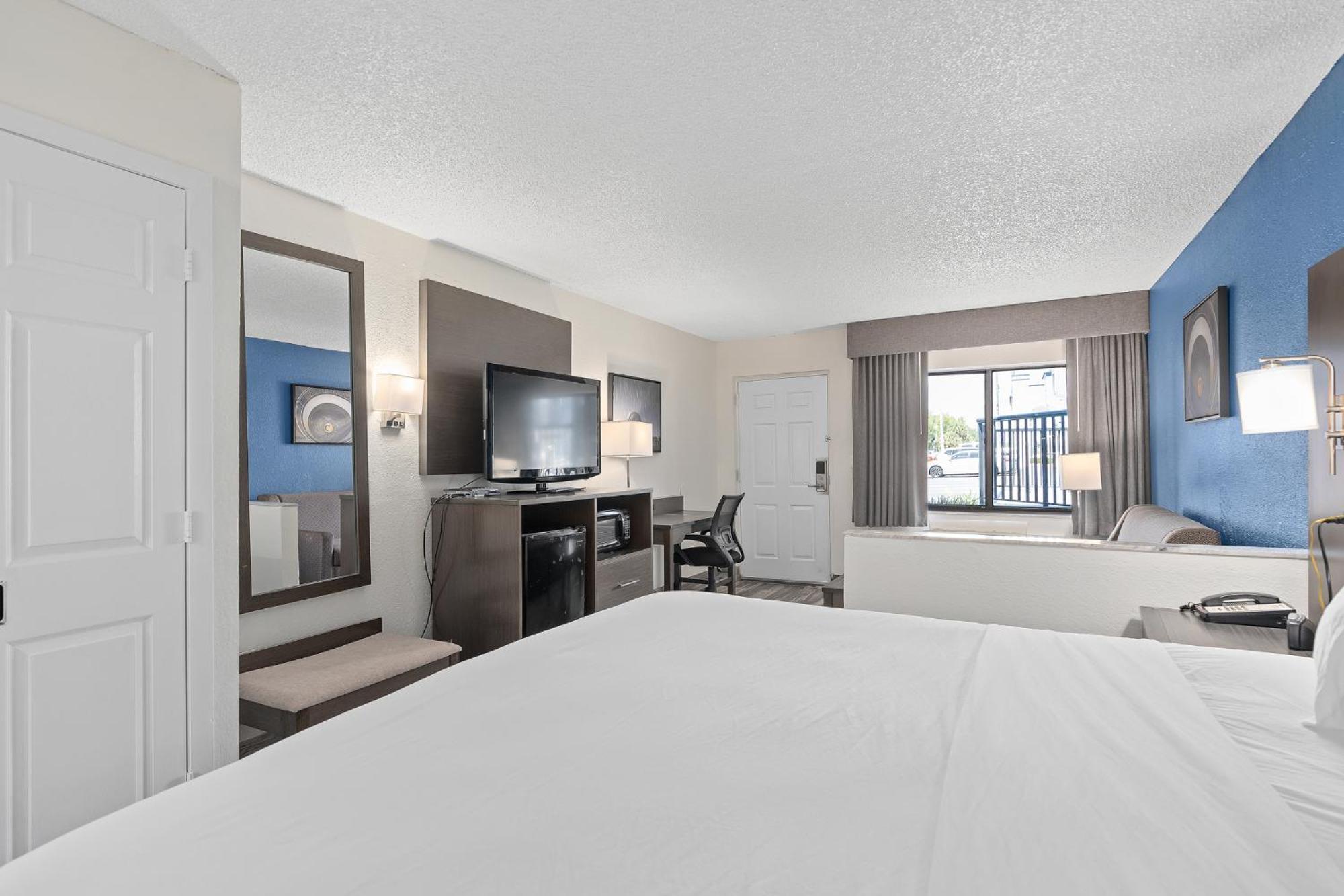 Baymont By Wyndham Orlando East Hotel Alafaya Eksteriør billede