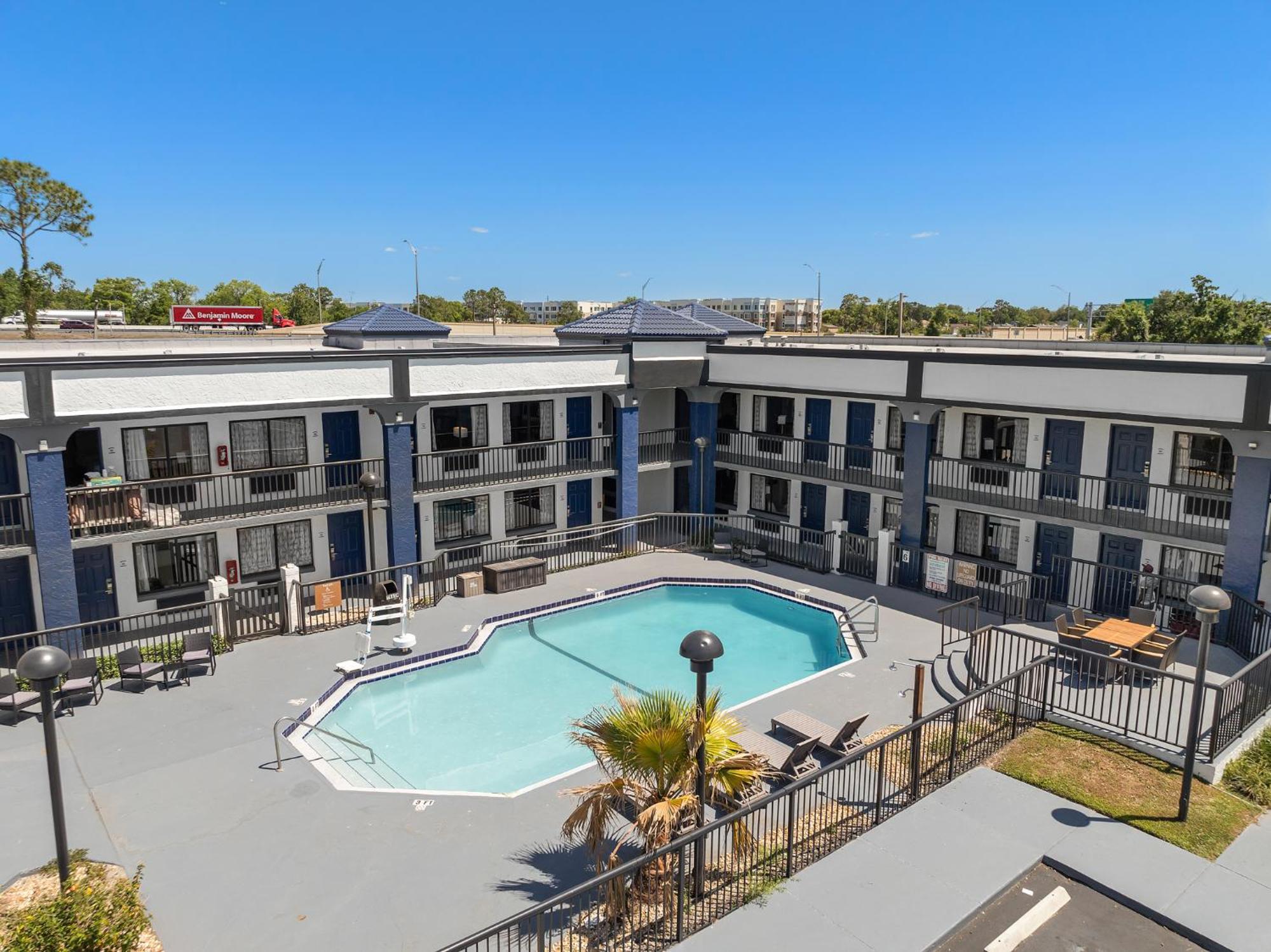 Baymont By Wyndham Orlando East Hotel Alafaya Eksteriør billede