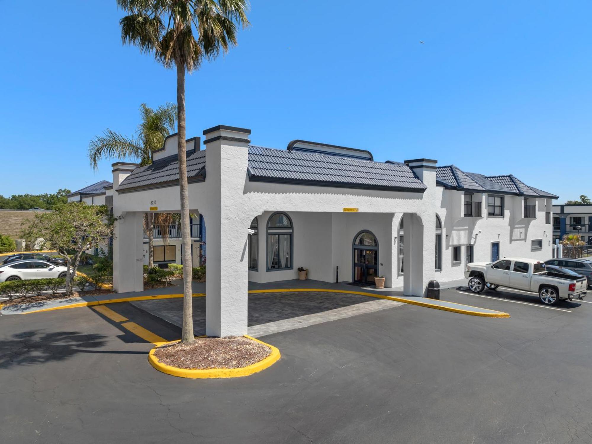 Baymont By Wyndham Orlando East Hotel Alafaya Eksteriør billede