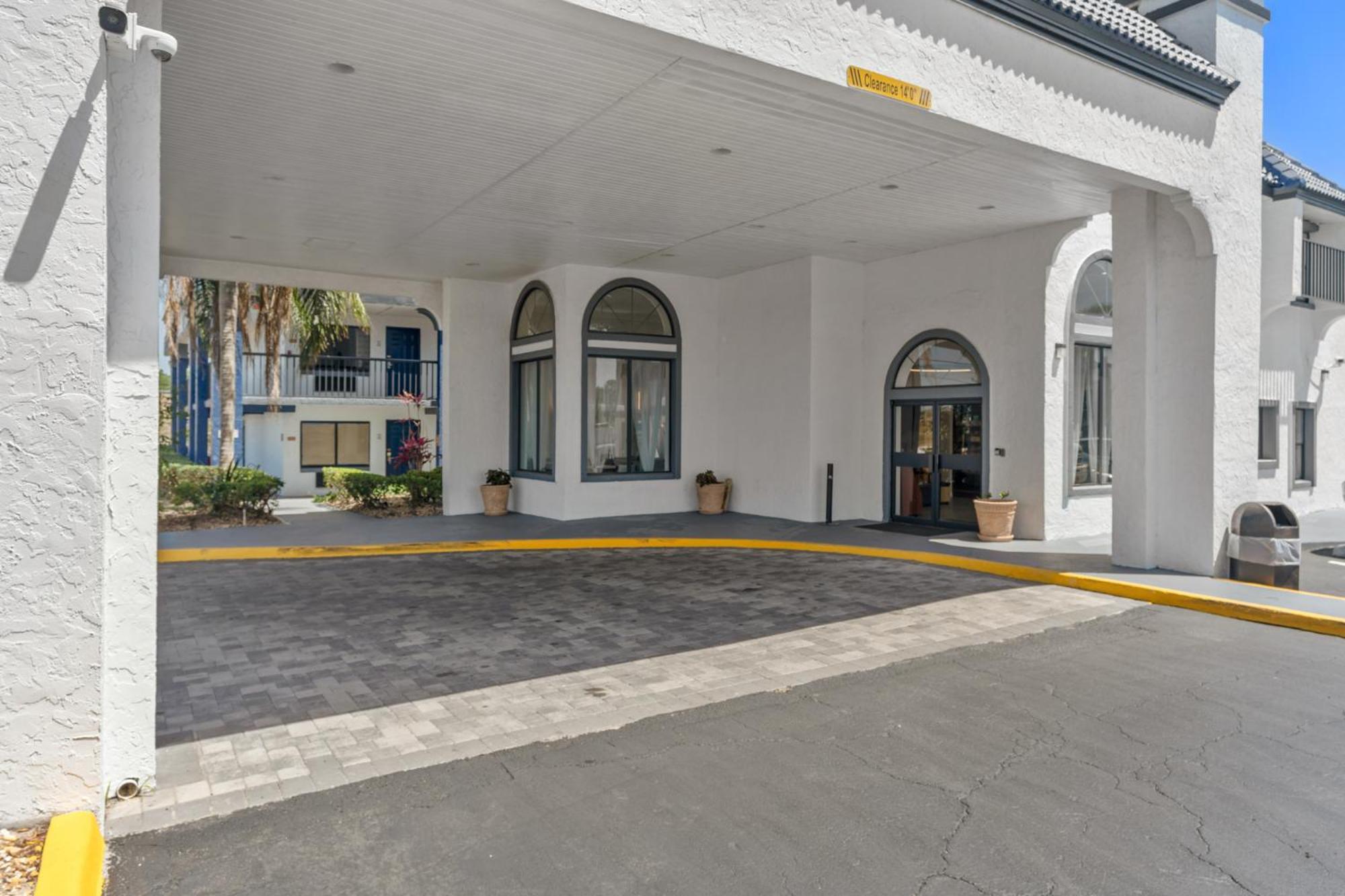 Baymont By Wyndham Orlando East Hotel Alafaya Eksteriør billede